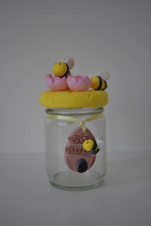 Frascos de abejitas