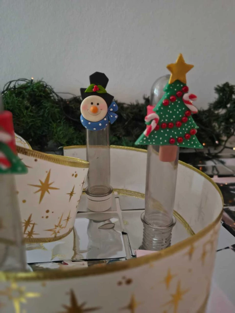 Tubos golosineros navideños