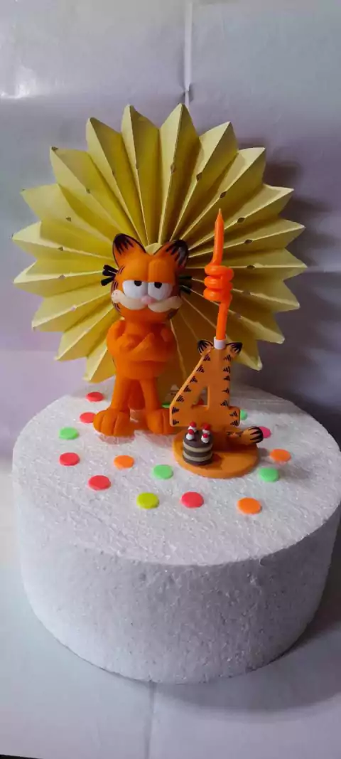 Garfield con vela