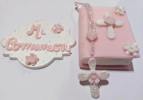 Biblia y rosario comunión