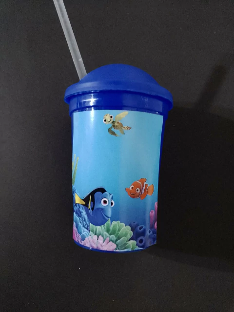 Vasos Buscando a Nemo