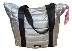 Cartera Tote Muaa Puffer Plateada en internet