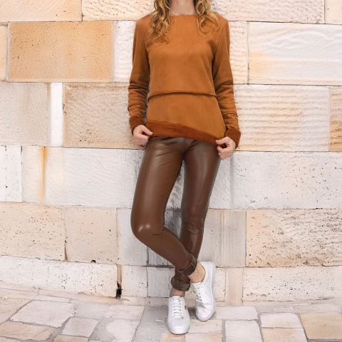 Calça Térmica Efeito Couro com Recortes - Caramelo - Lacarve - comprar online