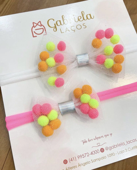LAÇO LAURA TULE POMPOM
