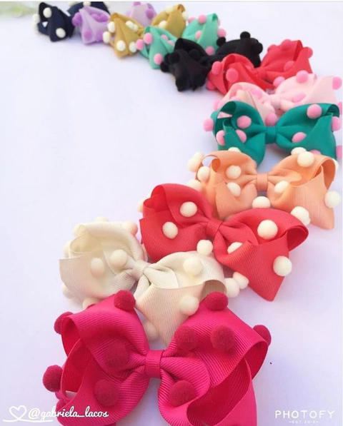 LAÇO GABRIELA M POMPOM