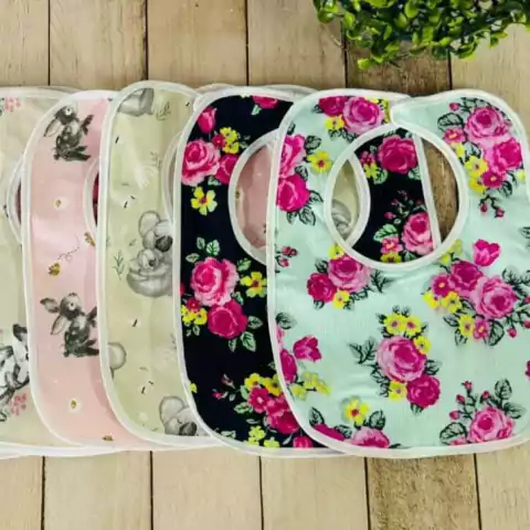 BABEROS CON PLASTICO X 6