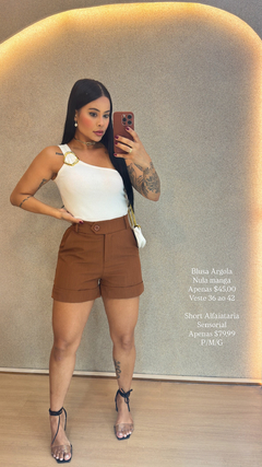 Blusa ribana com argola