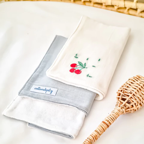 Set de 2 Babitas Capri 'Cerezas', Bordada + Lisa - comprar online