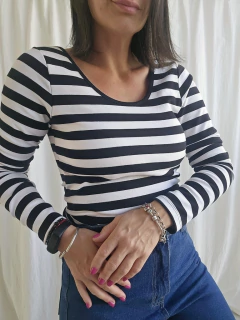 OUTLET SIN CAMBIO Remera manga larga push up TALLE 2 RAYAS blanco y negro - comprar online