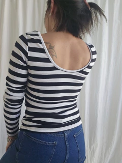 Imagen de OUTLET SIN CAMBIO Remera manga larga push up TALLE 2 RAYAS blanco y negro