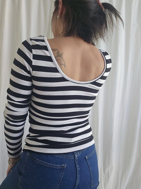 OUTLET SIN CAMBIO Remera manga larga push up TALLE 2 RAYAS blanco y negro - comprar online