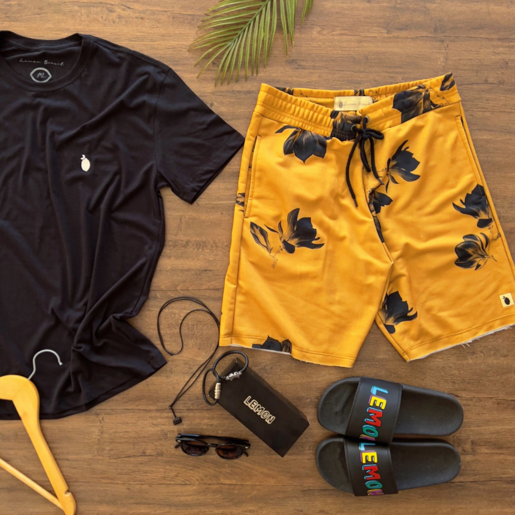 Bermuda de moletom folhagens amarela preta