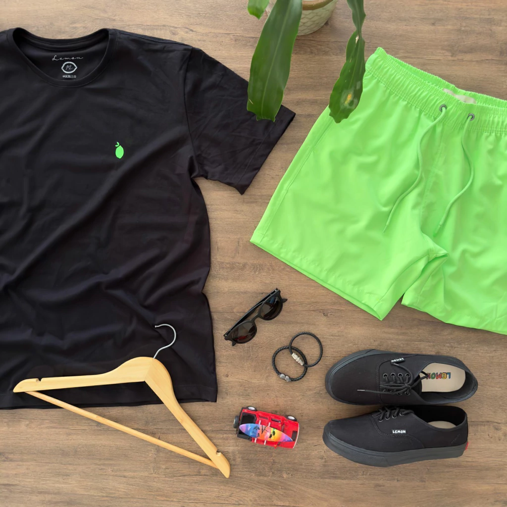 T-shirt básica - preta