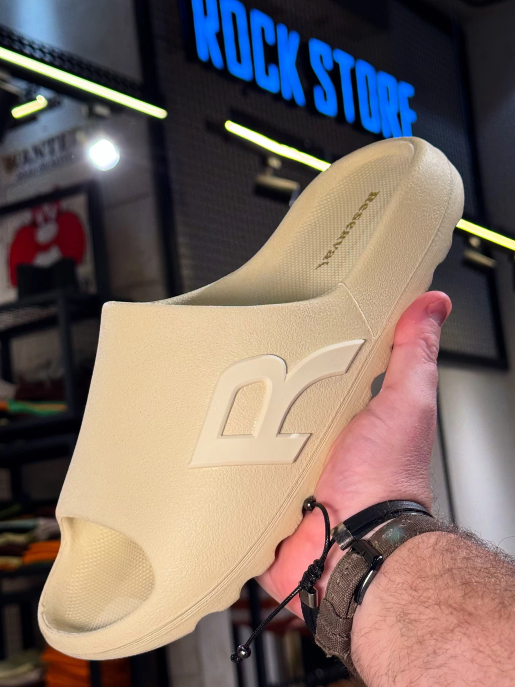 Slide type R Reserva Off White