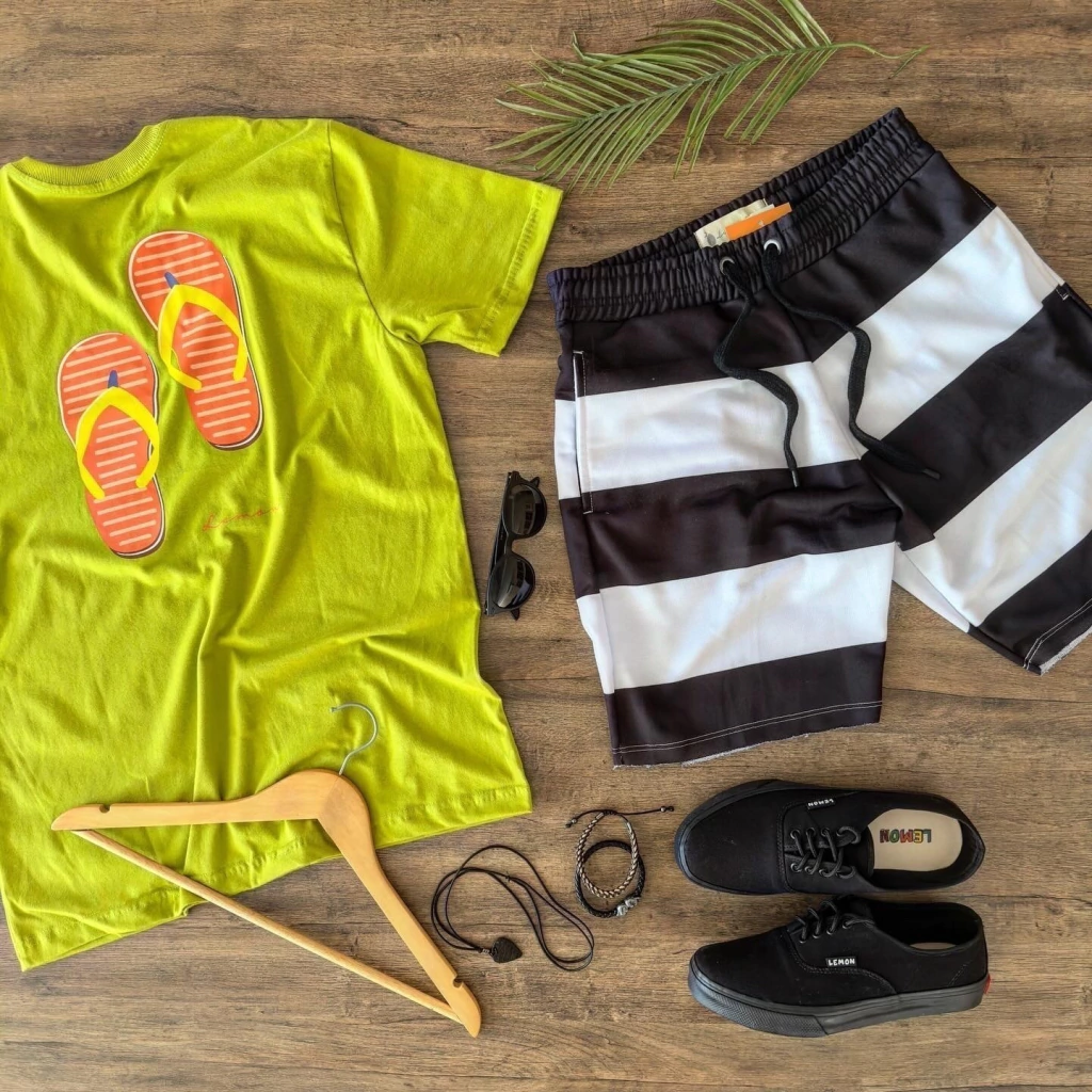 Bermuda de moletom listra média preta