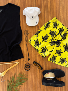 Beach Short com elastano Lemon Brasil tartaruga amarela