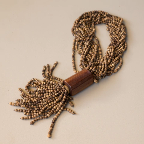 Colar de mesa com Sementes