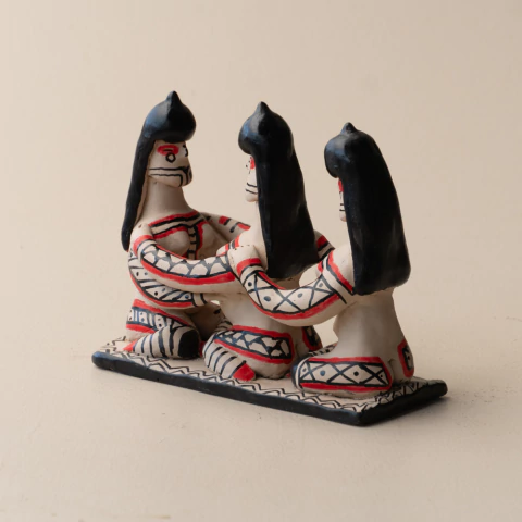 Boneca Indígena em Cerâmica o Parto - Etnia Karajá