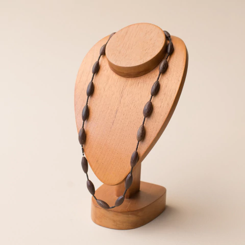 Colar com Sementes Naturais