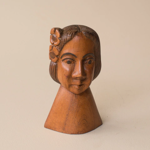 Cabeça em Madeira Feminina