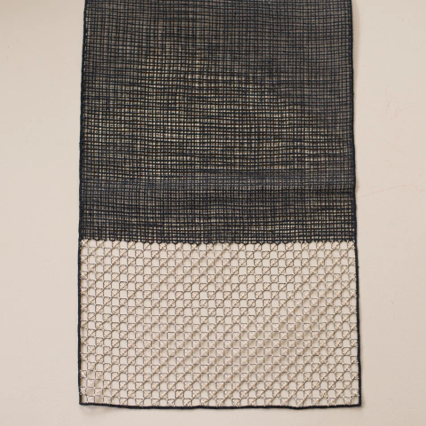 Caminho de Mesa em Renda Filé Preto