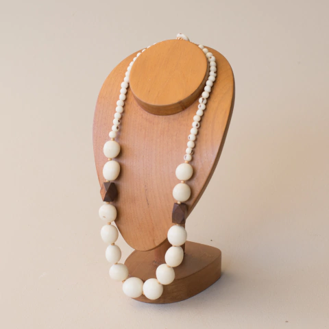 Colar com Sementes Naturais de Jarina