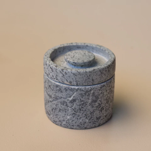 Manteigueira Francesa em Pedra Sabão