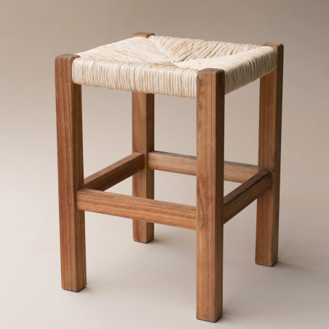 Banco em Madeira com Trançado de Palha Crua - 45 cm altura