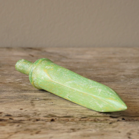 Legume Quiabo em Madeira Pintada