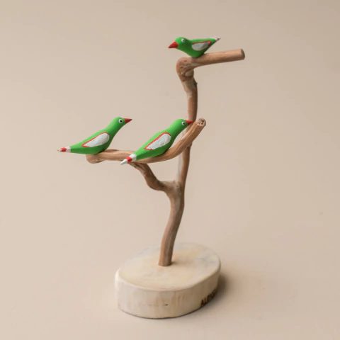 Galho com 3 Pássaros