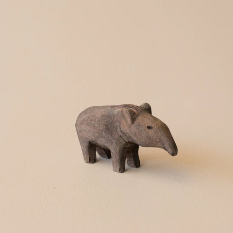 Bicho Miniatura Indígena Anta em Madeira - Etnia Terena