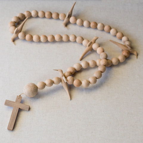 Colar de Mesa Terço em Fibra Natural