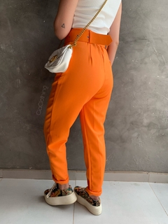 Calça Alfaiataria - laranja na internet