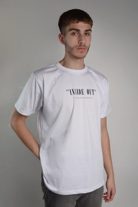 Remera estampa Inside