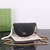 GUCCI - Bolsa GG Marmont Mini Cross-Body Preto - comprar online