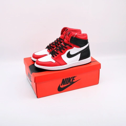 Air Jordan 1 High - Satin Red