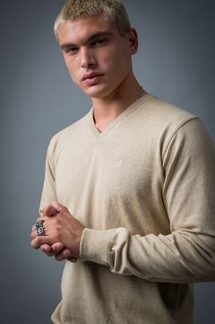 SWEATER SLIM SOFT LISO CUELLO V - comprar online