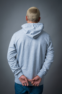 CAMPERA BASICA CAPUCHA - LA RAMBLA STORE