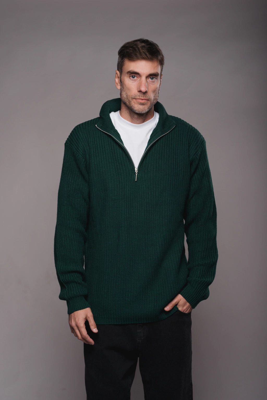 SWEATER MEDIO CIERRE LISO