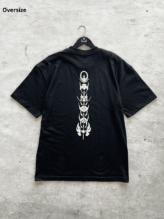 REMERA CASCOS ANIME OVER