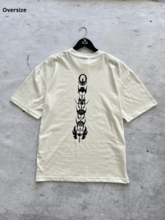 REMERA CASCOS ANIME OVER - comprar online