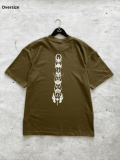 REMERA CASCOS ANIME OVER en internet