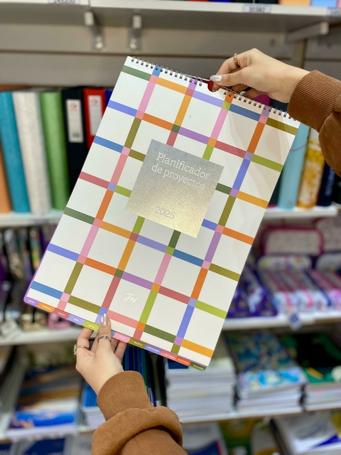 CALENDARIO FW 2025 MENSUAL PARED