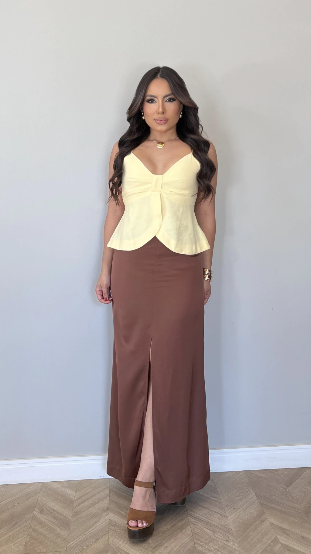 SAIA SLIM COM FENDA OPEN MARROM