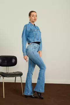 calça flare eleonor na internet