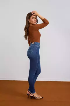 calça skinny karen na internet