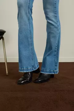 calça flare eleonor