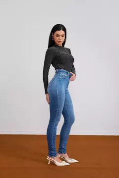 calça skinny esther na internet