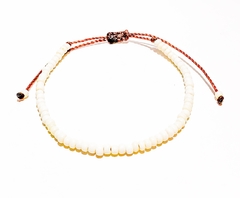 Pulseira miçangas candy creme