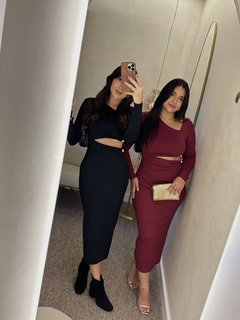 VESTIDO RECORTE THAY na internet